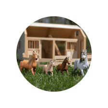 toy horse and stable set